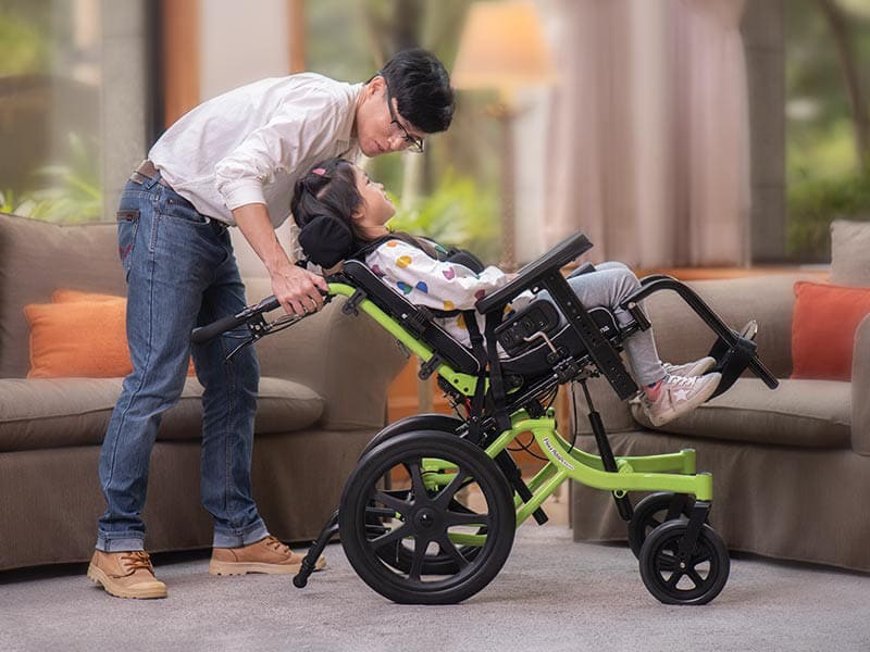 擺變袋鼠 (兒童量製輪椅)